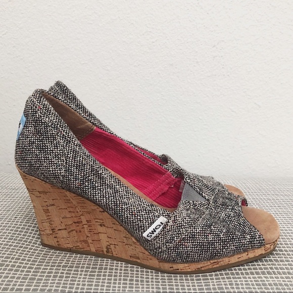 Toms Shoes - Women’s Size 6 Toms Wedges Metallic Tweed